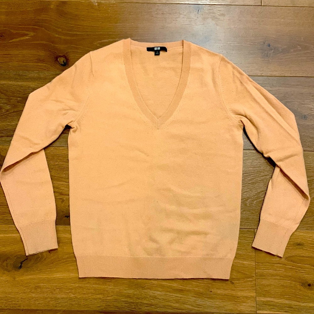Uniqlo Cashmere V-Neck Sweater
